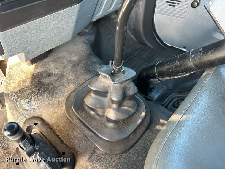 image for item OM9785 2015 Ford F750 Super Duty water truck