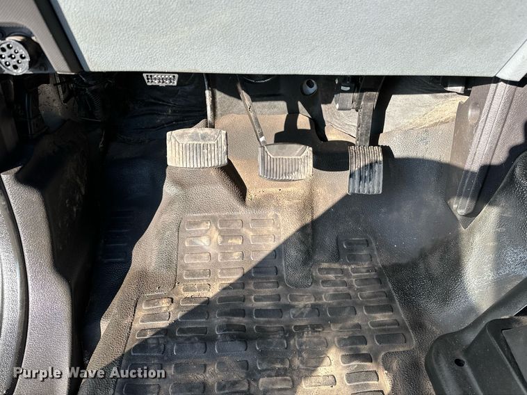 image for item OM9785 2015 Ford F750 Super Duty water truck