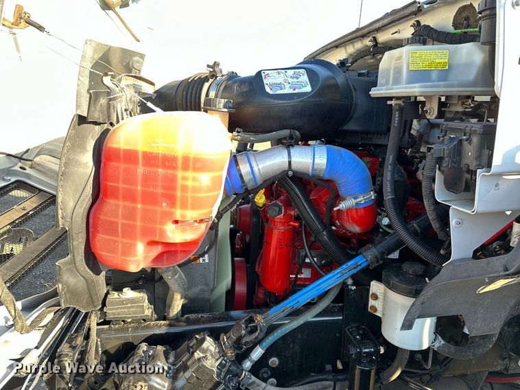 image for item OM9785 2015 Ford F750 Super Duty water truck