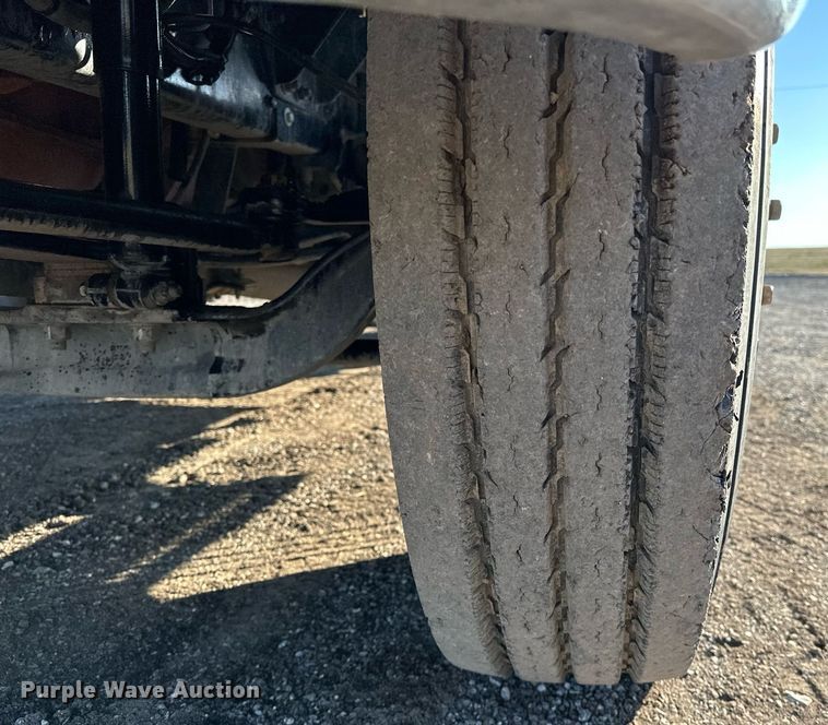 image for item OM9785 2015 Ford F750 Super Duty water truck