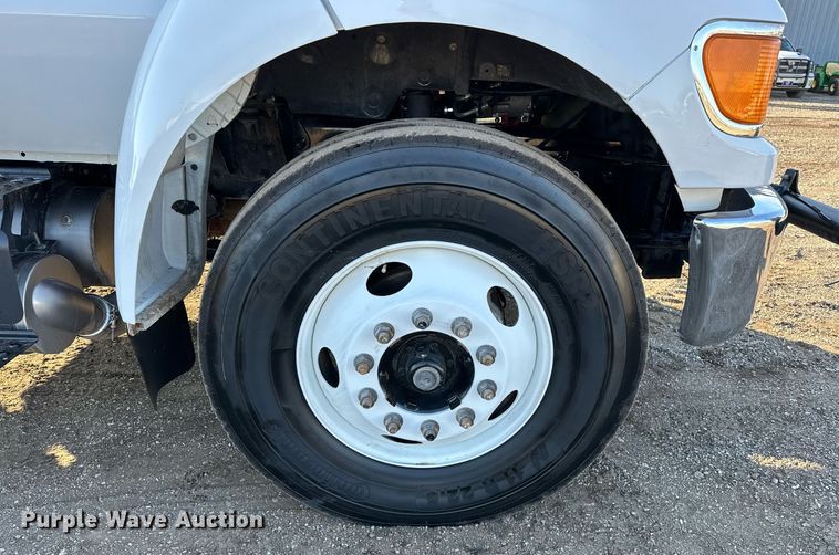 image for item OM9785 2015 Ford F750 Super Duty water truck