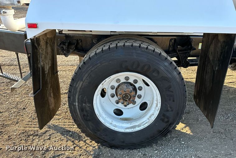 image for item OM9785 2015 Ford F750 Super Duty water truck