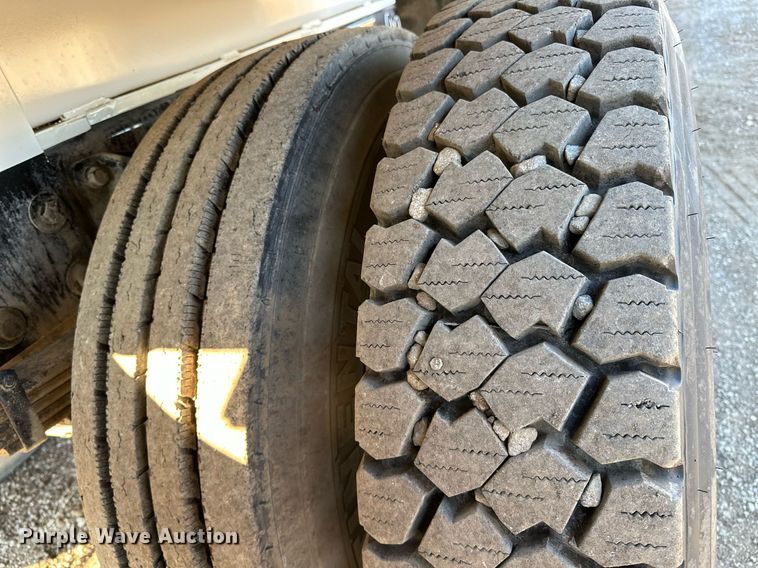 image for item OM9785 2015 Ford F750 Super Duty water truck