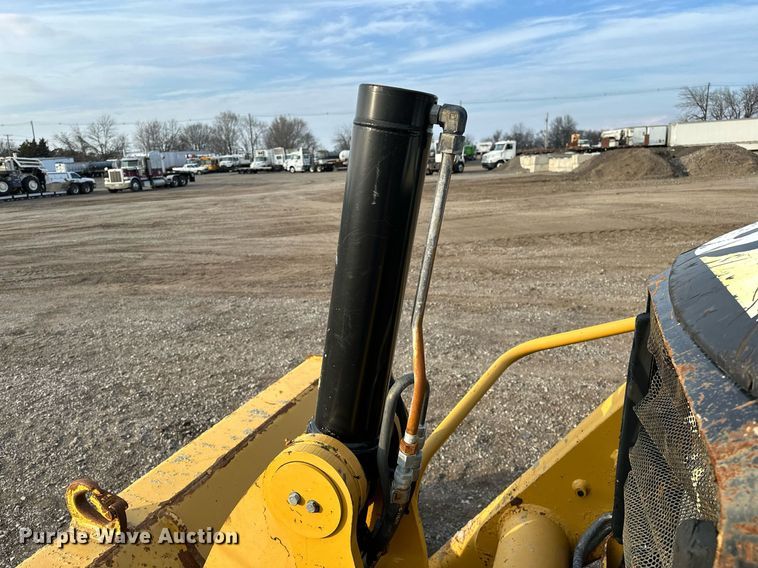 image for item OM9801 2011 Caterpillar  420E backhoe