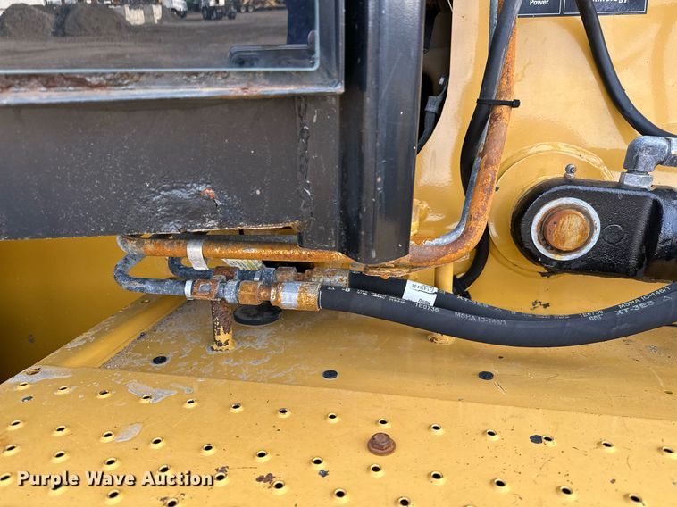 image for item OM9801 2011 Caterpillar  420E backhoe