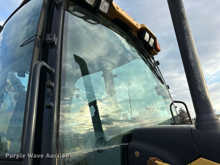 image for item OM9801 2011 Caterpillar  420E backhoe