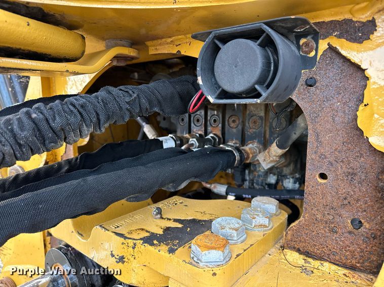image for item OM9801 2011 Caterpillar  420E backhoe