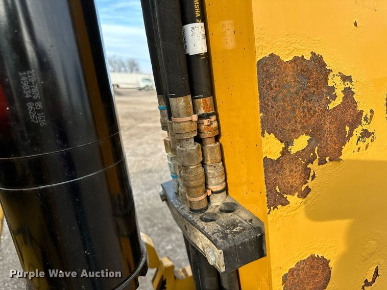 image for item OM9801 2011 Caterpillar  420E backhoe