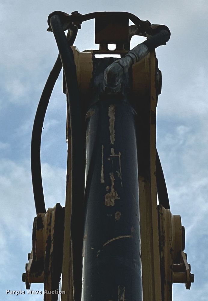 image for item OM9801 2011 Caterpillar  420E backhoe