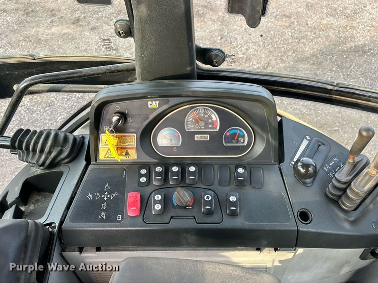 image for item OM9801 2011 Caterpillar  420E backhoe