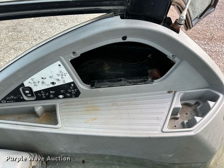 image for item OM9801 2011 Caterpillar  420E backhoe