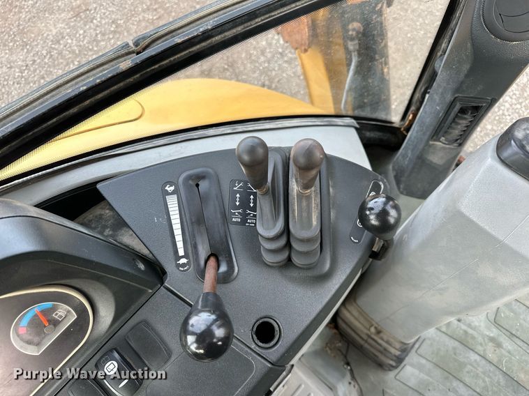 image for item OM9801 2011 Caterpillar  420E backhoe