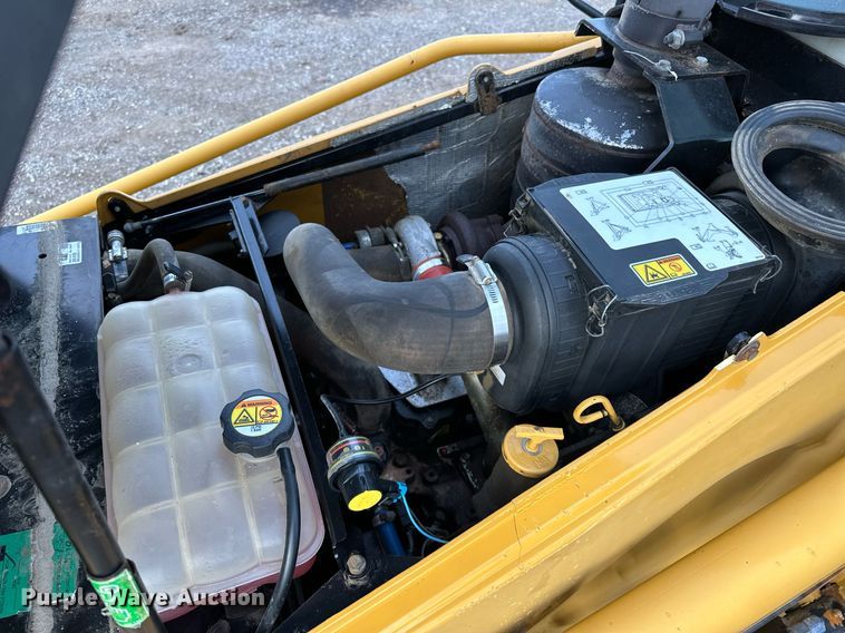 image for item OM9801 2011 Caterpillar  420E backhoe