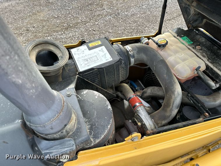 image for item OM9801 2011 Caterpillar  420E backhoe