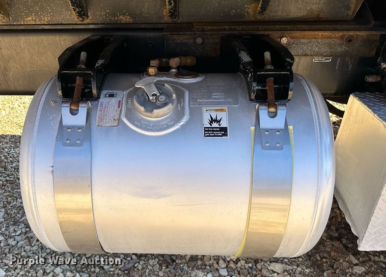 image for item OM9804 2008 Peterbilt  340 dump truck