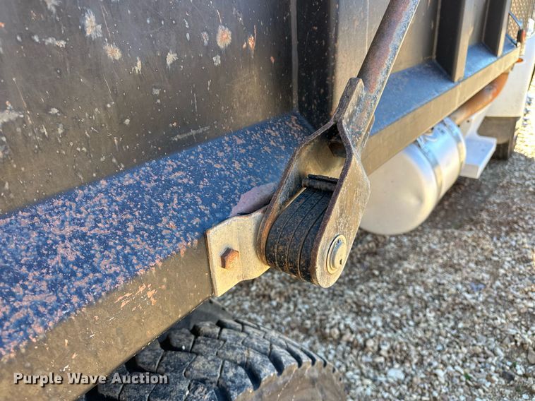 image for item OM9804 2008 Peterbilt  340 dump truck