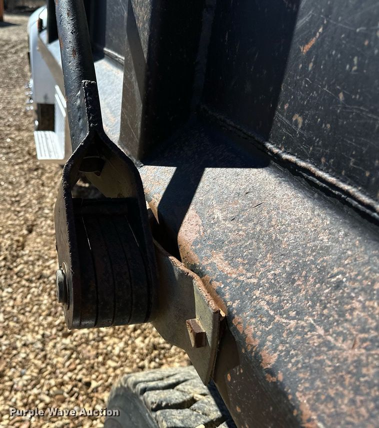 image for item OM9804 2008 Peterbilt  340 dump truck