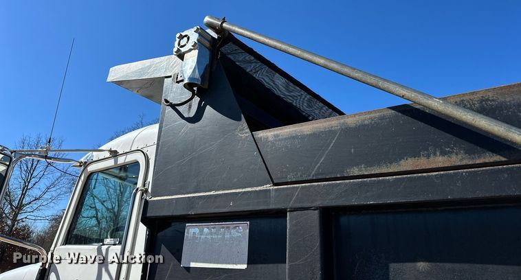 image for item OM9804 2008 Peterbilt  340 dump truck
