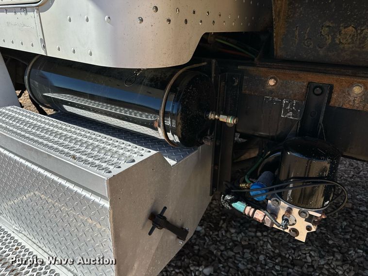 image for item OM9804 2008 Peterbilt  340 dump truck