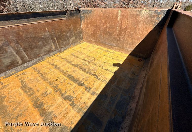 image for item OM9804 2008 Peterbilt  340 dump truck