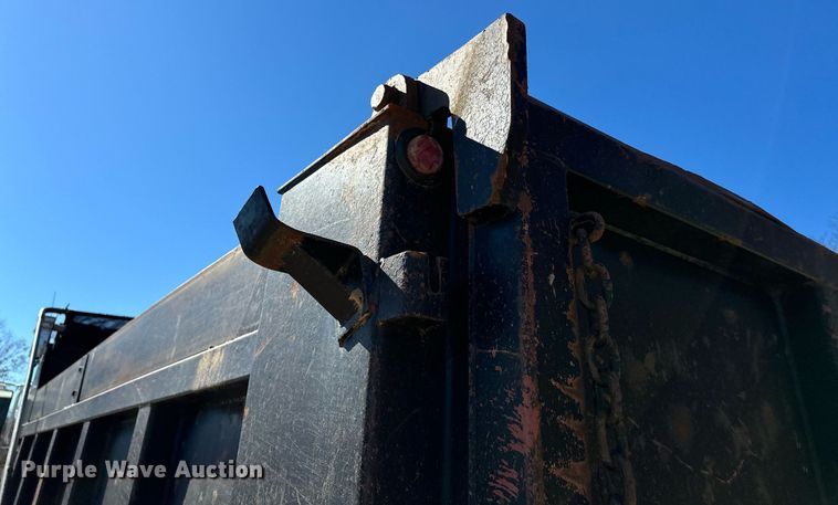 image for item OM9804 2008 Peterbilt  340 dump truck