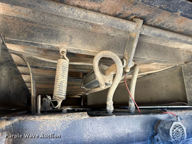 image for item OM9804 2008 Peterbilt  340 dump truck