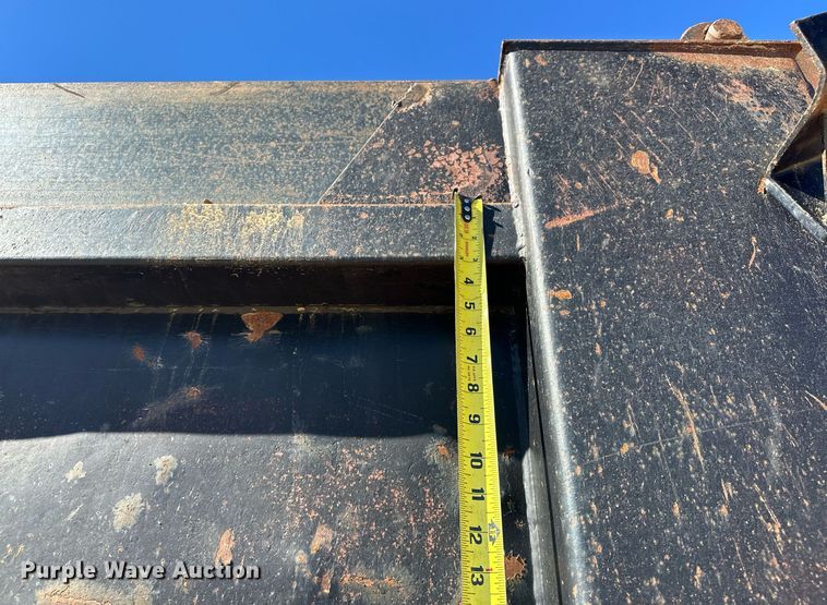 image for item OM9804 2008 Peterbilt  340 dump truck