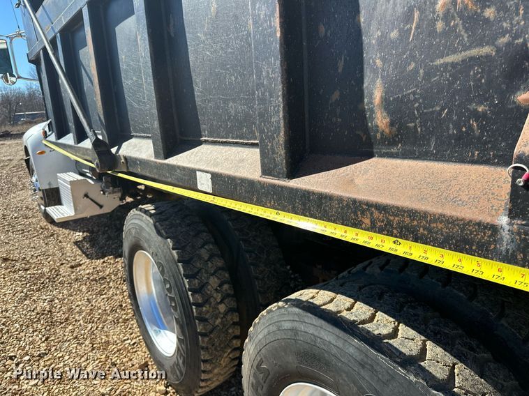 image for item OM9804 2008 Peterbilt  340 dump truck