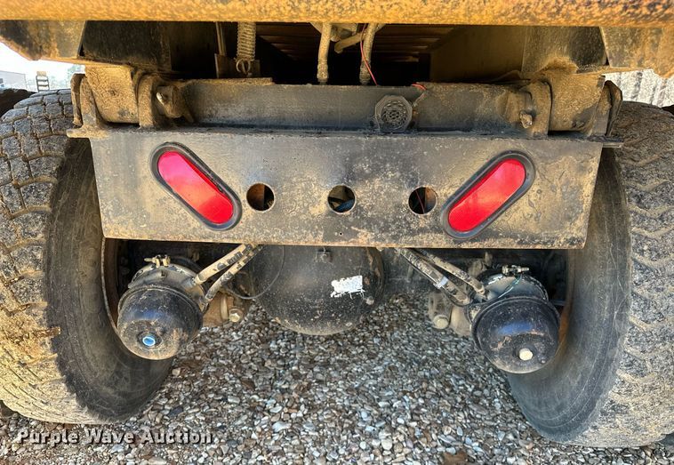 image for item OM9804 2008 Peterbilt  340 dump truck