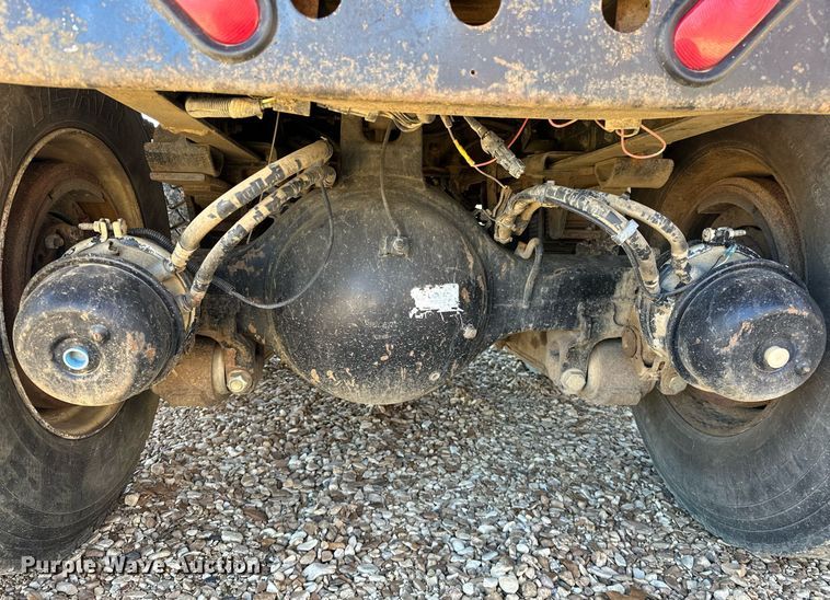 image for item OM9804 2008 Peterbilt  340 dump truck