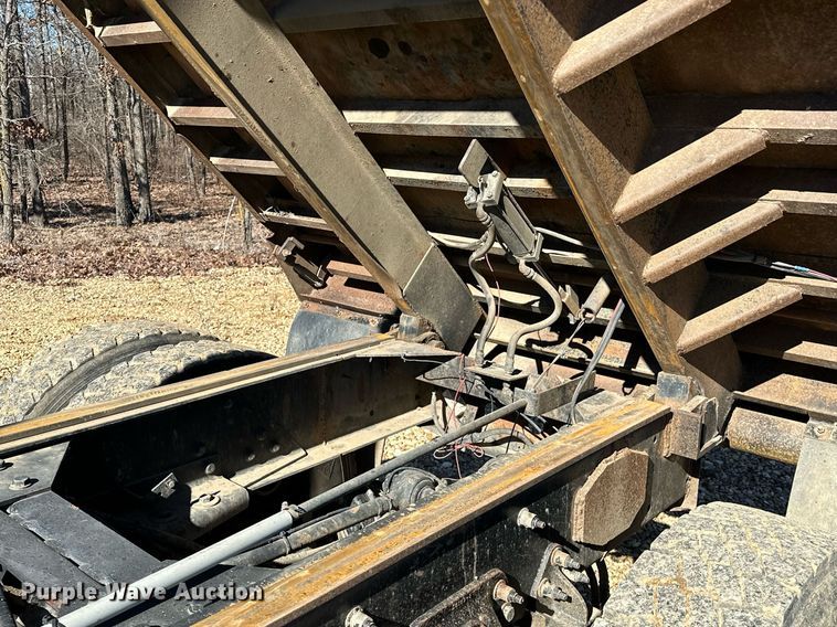 image for item OM9804 2008 Peterbilt  340 dump truck