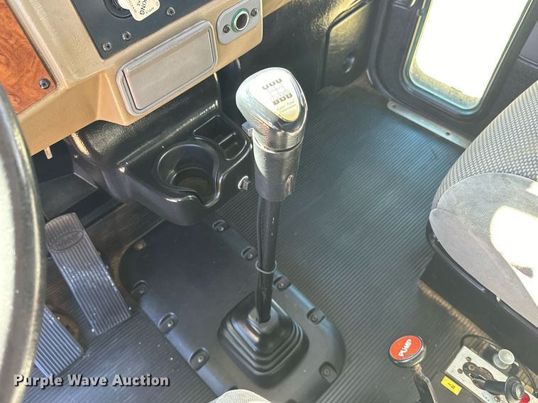 image for item OM9804 2008 Peterbilt  340 dump truck