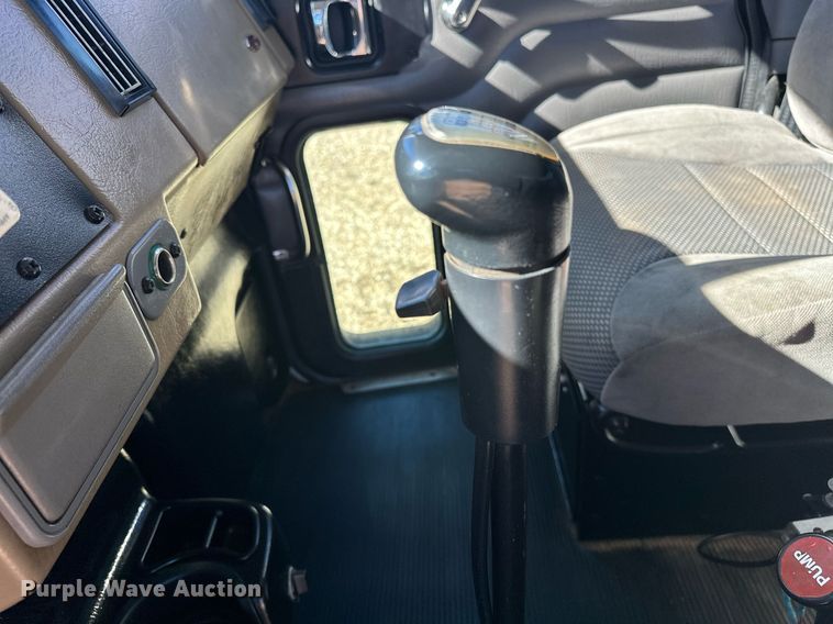 image for item OM9804 2008 Peterbilt  340 dump truck