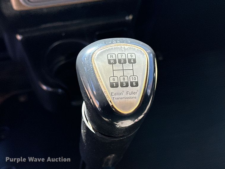 image for item OM9804 2008 Peterbilt  340 dump truck