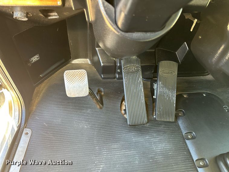 image for item OM9804 2008 Peterbilt  340 dump truck