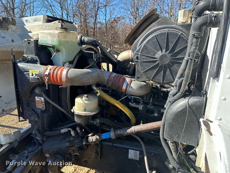 image for item OM9804 2008 Peterbilt  340 dump truck