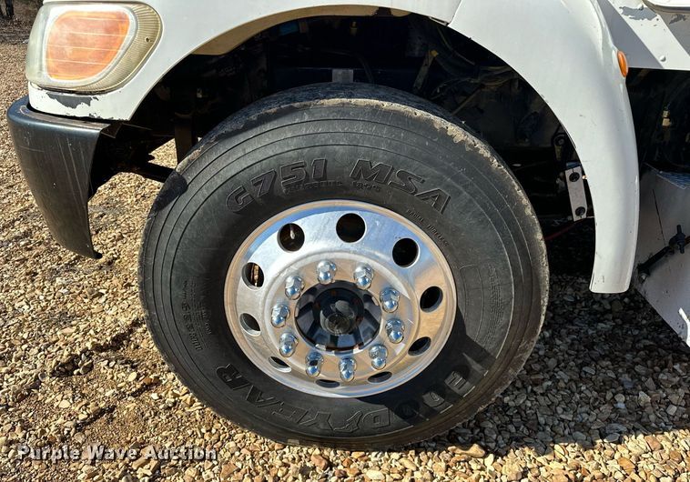 image for item OM9804 2008 Peterbilt  340 dump truck