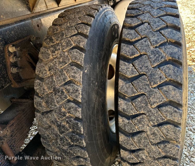 image for item OM9804 2008 Peterbilt  340 dump truck