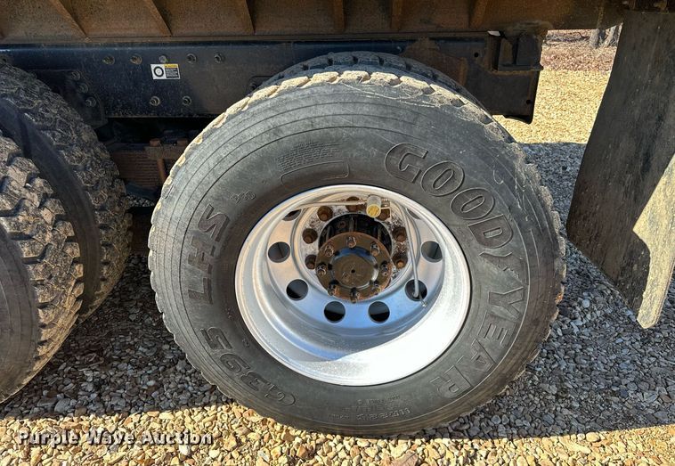 image for item OM9804 2008 Peterbilt  340 dump truck