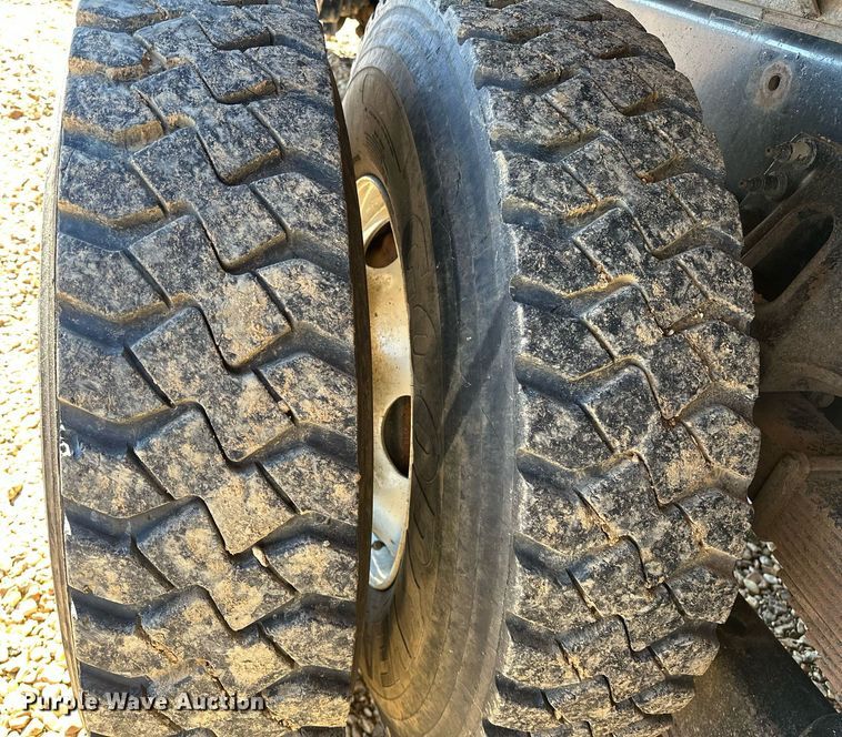 image for item OM9804 2008 Peterbilt  340 dump truck