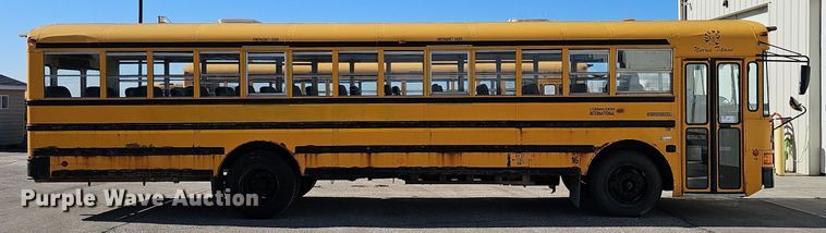 image for item DK0528 2002 International 3800 school bus