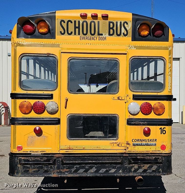 image for item DK0528 2002 International 3800 school bus