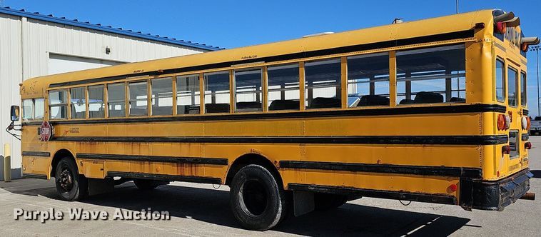image for item DK0528 2002 International 3800 school bus