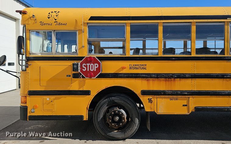 image for item DK0528 2002 International 3800 school bus