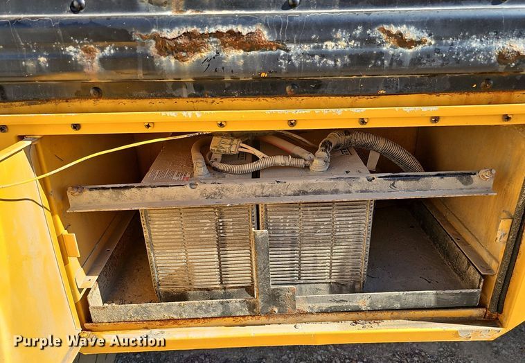 image for item DK0528 2002 International 3800 school bus