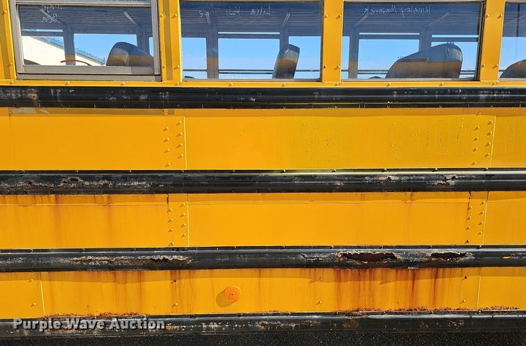 image for item DK0528 2002 International 3800 school bus
