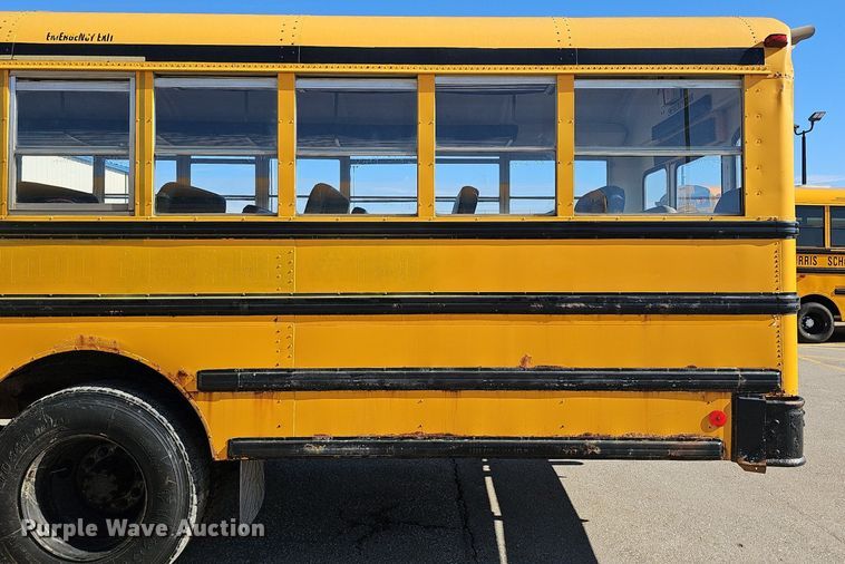 image for item DK0528 2002 International 3800 school bus