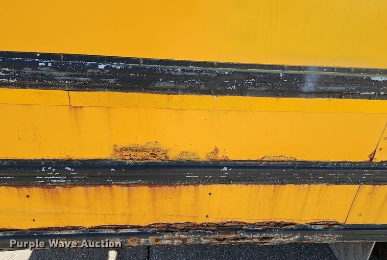 image for item DK0528 2002 International 3800 school bus