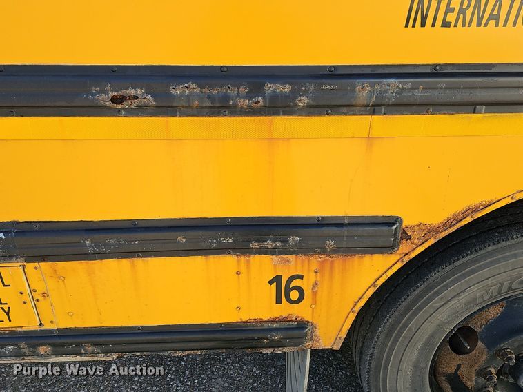 image for item DK0528 2002 International 3800 school bus