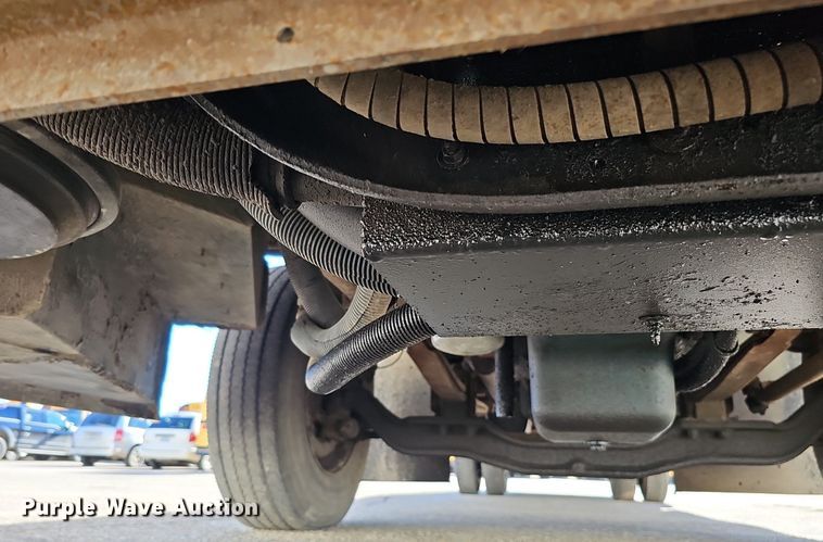 image for item DK0528 2002 International 3800 school bus